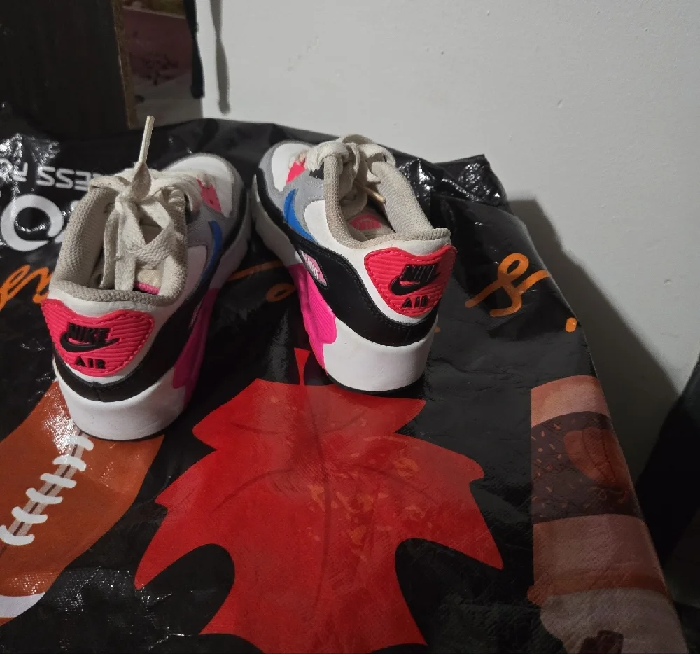 Nike Kids Sneakers in White, Pink & Blue